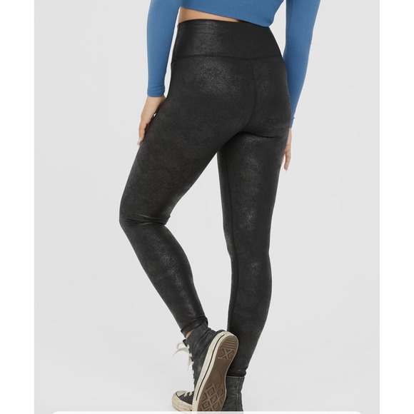 OFFLINE By Aerie Hugger Crackle black Crossover Legging women's medium - Picture 2 of 12